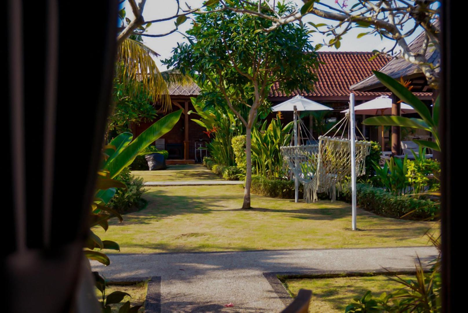 Uluwatu Jungle Villa Exterior photo